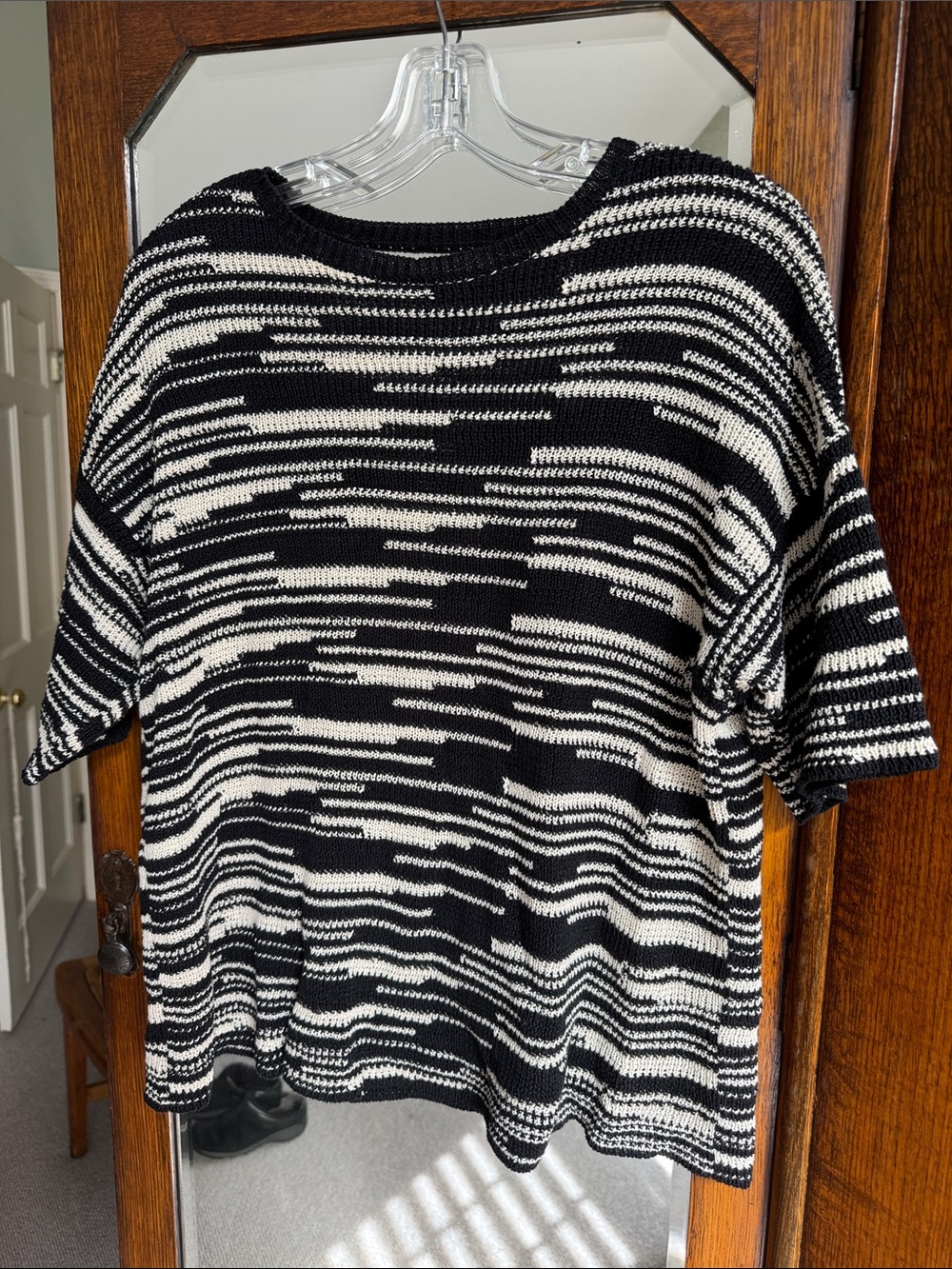 Eileen Fisher Black & White Patterned Knit Short-Sleeve Top